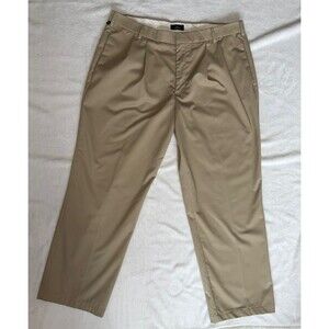 Dockers Men’s 38x30 Pleated Relaxed Fit Khakis Pants Teflon Stain Defender Beige